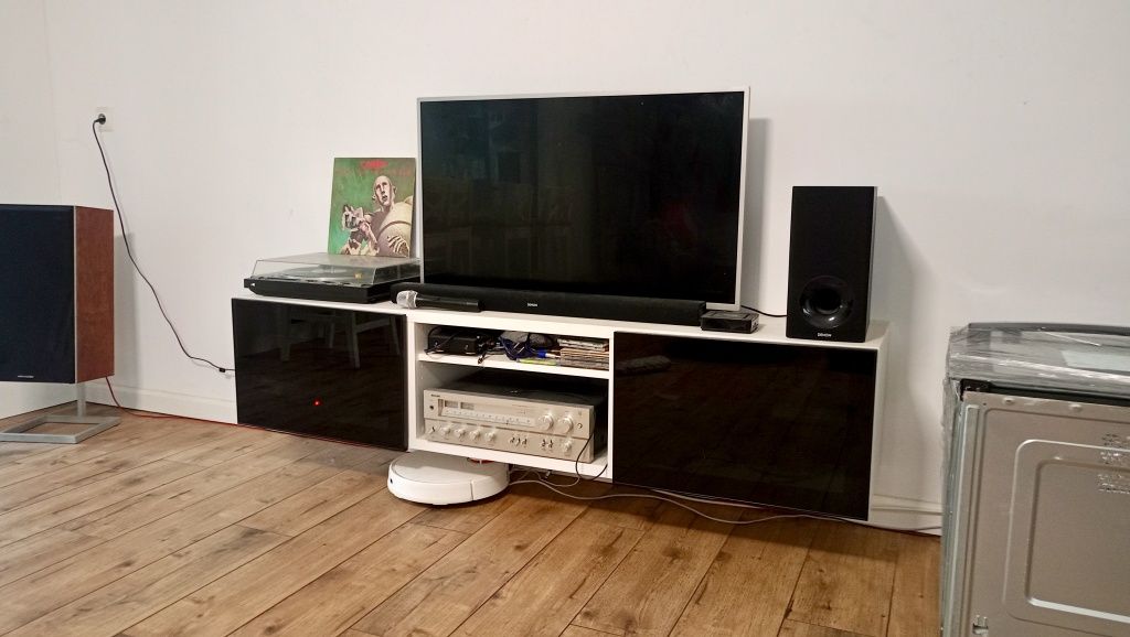 Szafka RTV Ikea w bardzo dobrym stanie