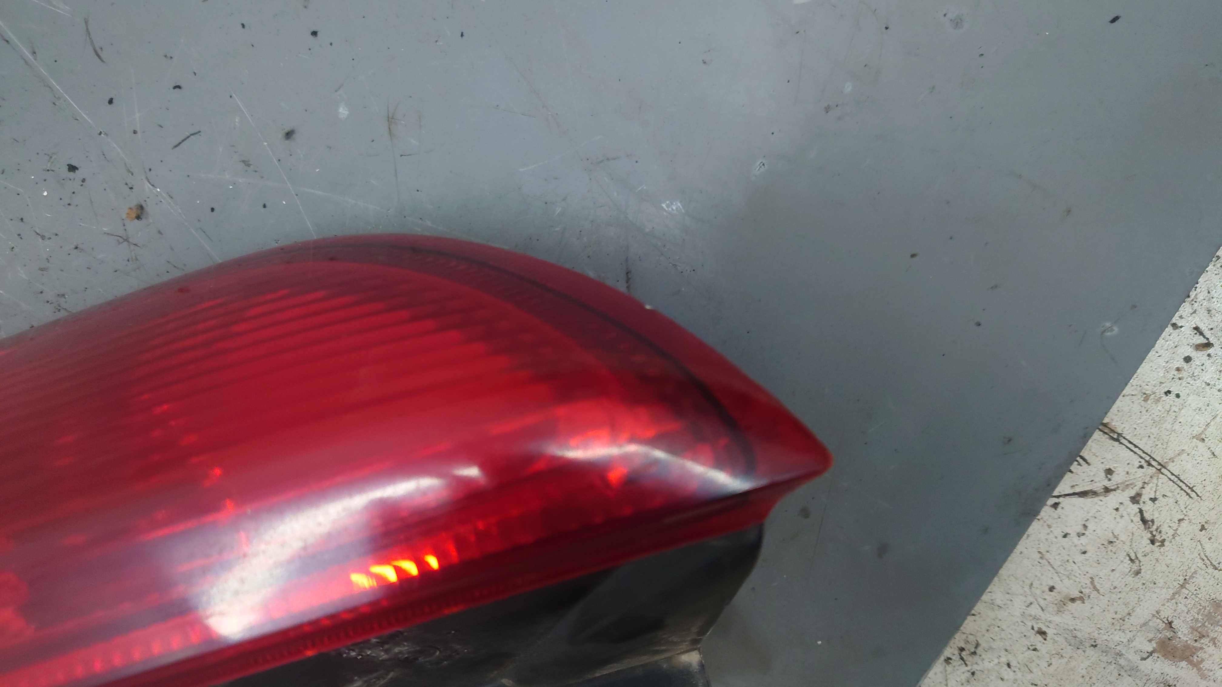 Ford Focus MK2 2 II Hatchback Lampa Prawy Tył Prawa Tylna PT
