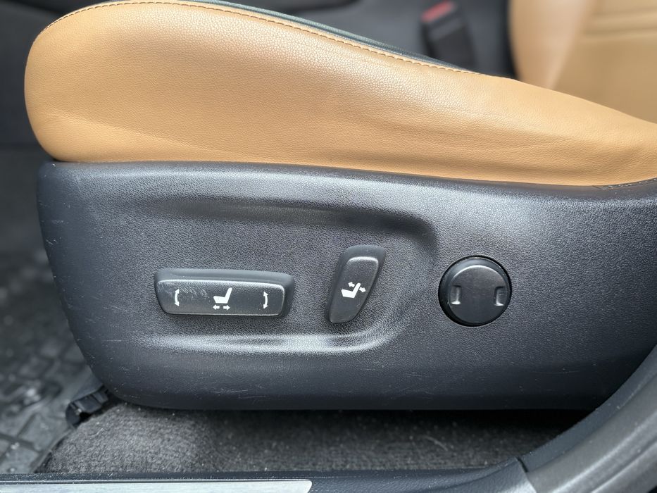 Автомобіль Lexus NX 200T