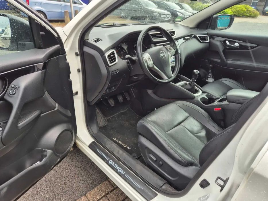 Nissan Qashqai      2015