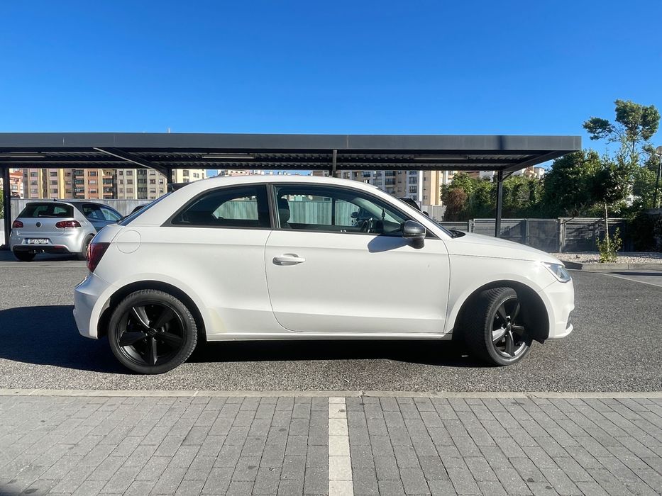 AUDI A1 SPORT  1.6TDI 105CV
2015