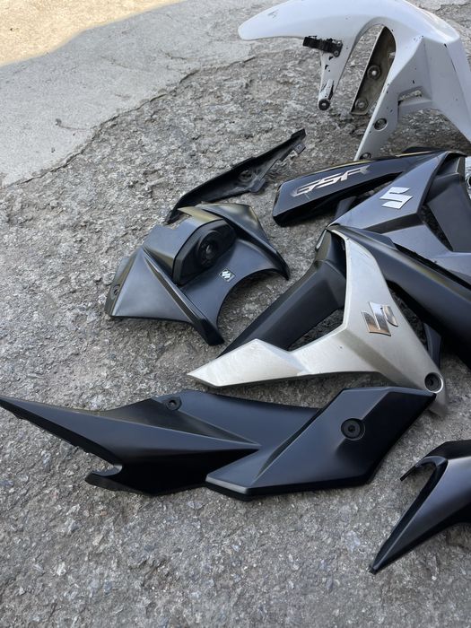 Пластик Suzuki gsr 750 2011-2016