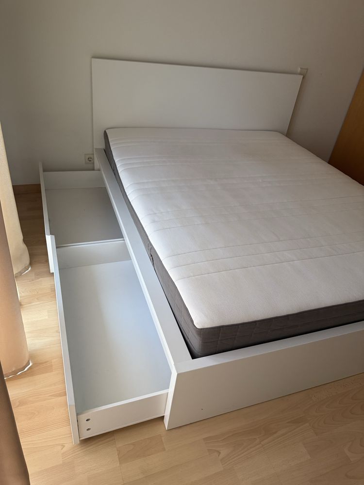 Cama c/ 4 Gavetões + Colchão Ikea