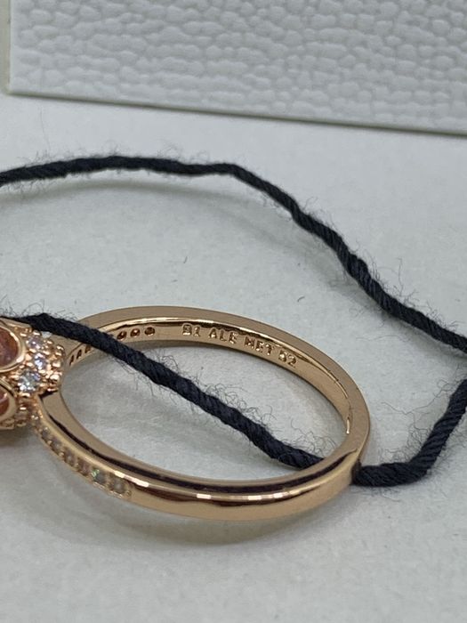 Продам новое золотое кольцо корона розовый камень пандора оригинал