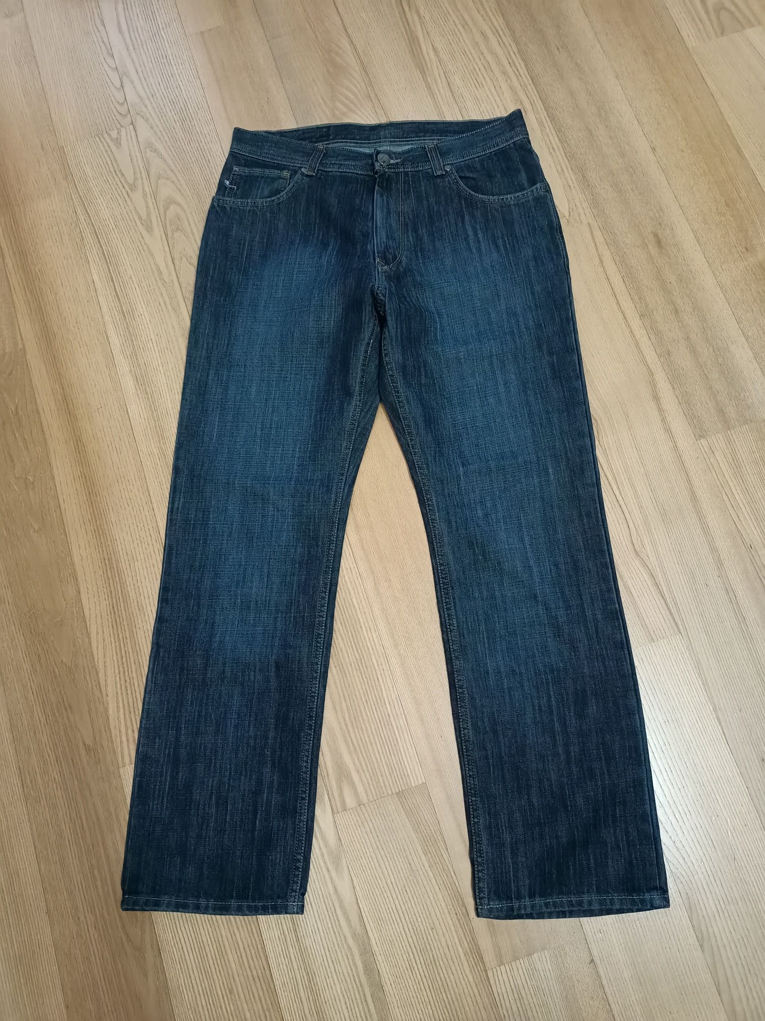 Nowe spodnie jeansowe dżinsy firmy Stanley z prostymi nogawkami  L:32