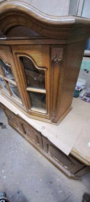 Kredens dwóczęściowy