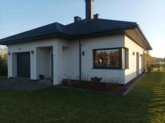 Przestronny dom parterowy z ogrodem