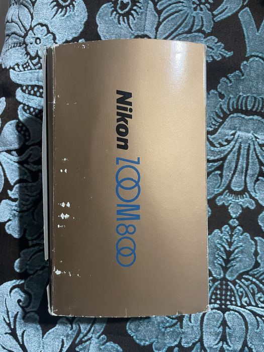 Câmara Nikon 200M 800