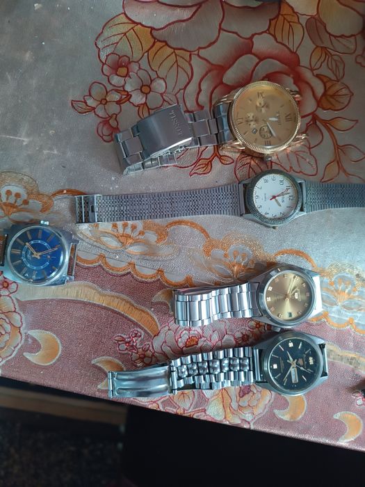 Продам годиники  ціни в описі