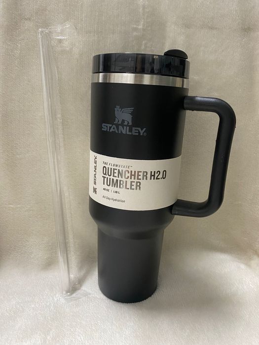 Copo Stanley - Novo com Caixa!