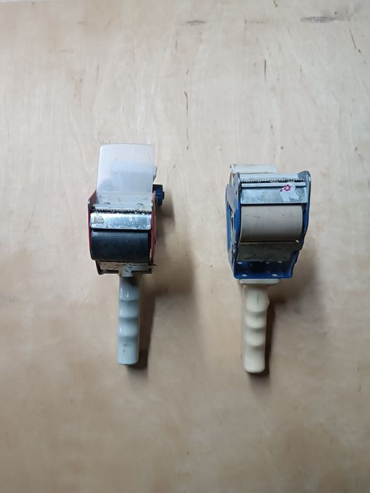 Пістолет для пакувального скотчу