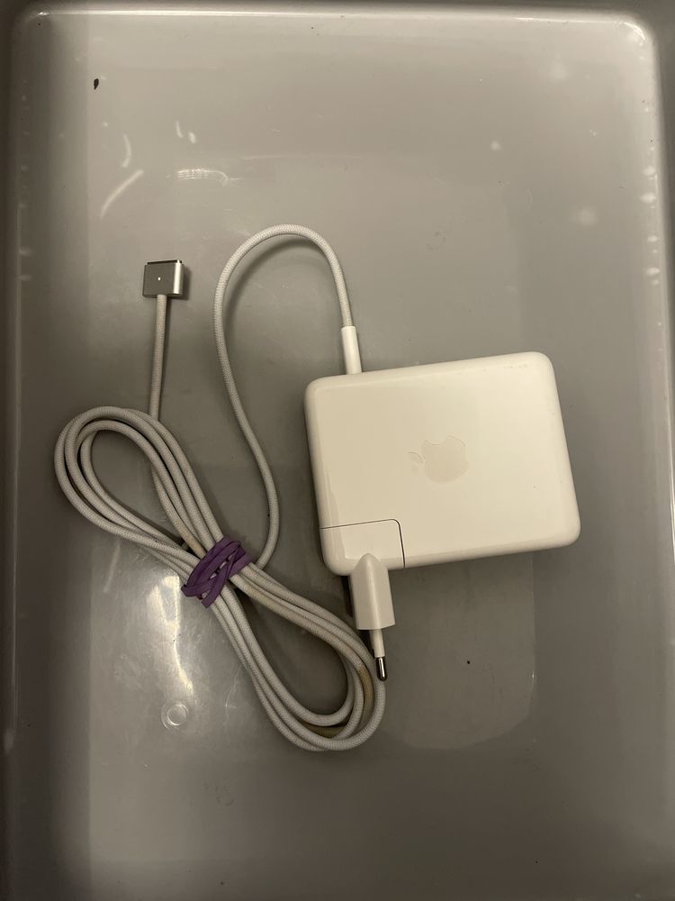 Ladowarka apple A2452