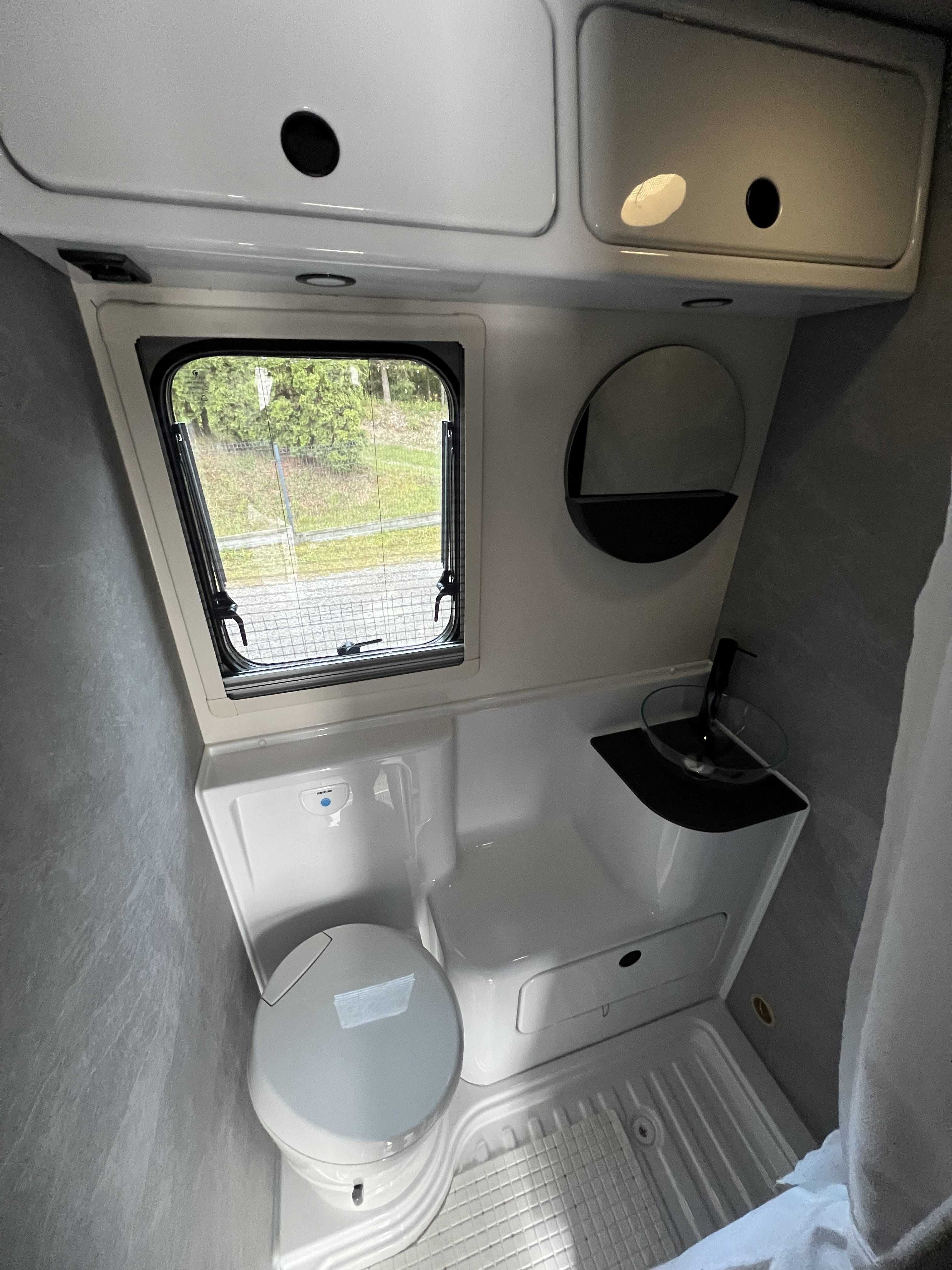 Wynajem kamper / Camper Ford Transit Kilig 79 / Automat / 2025 7 osób!