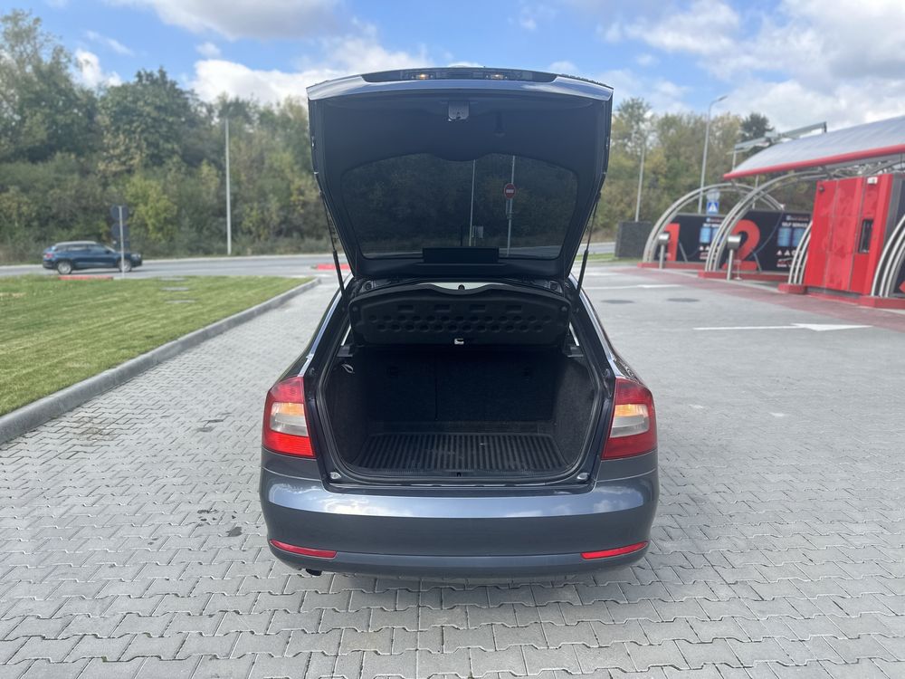 Продам Skoda octavia 2011 рік 1,6 тді