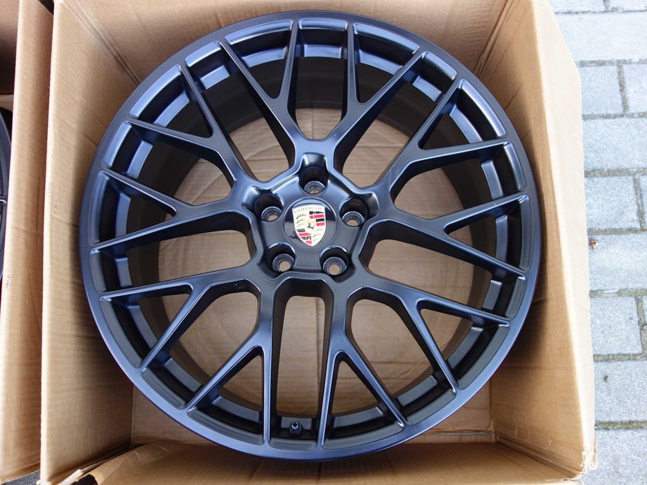 Felgi PORSCHE Macan TURBO GTS SPYDER RS 20''  Czujniki