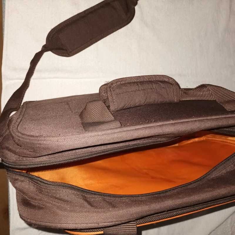Torba na laptopa na ramię do ręki brązowa pomarańczowa
