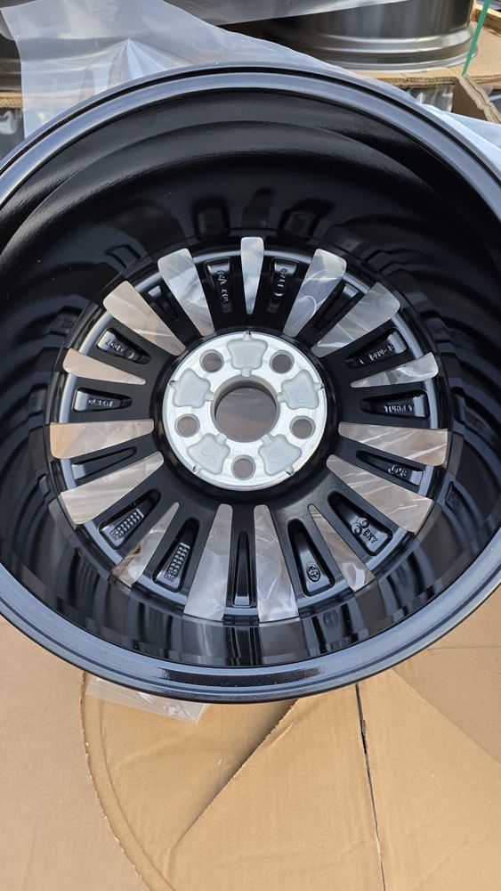 Nowe felgi 17” Toyota 5x114,3 ET40 – oryginał 2023/2024 – 2200 zł