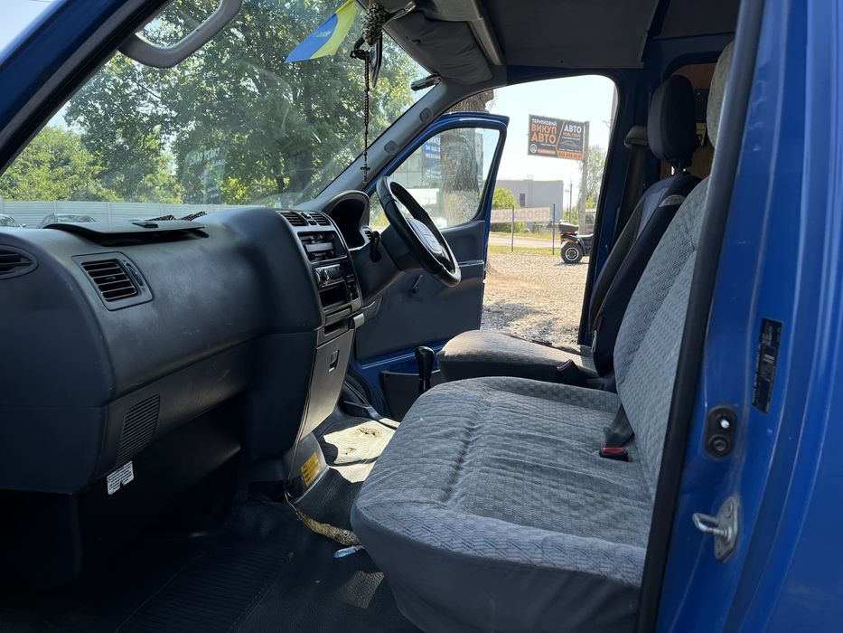 Toyota HiAce (2.5 дизель )