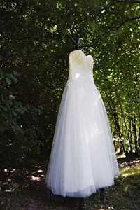 Suknia ślubna tiul księżniczka cekinki gorset 40 biel