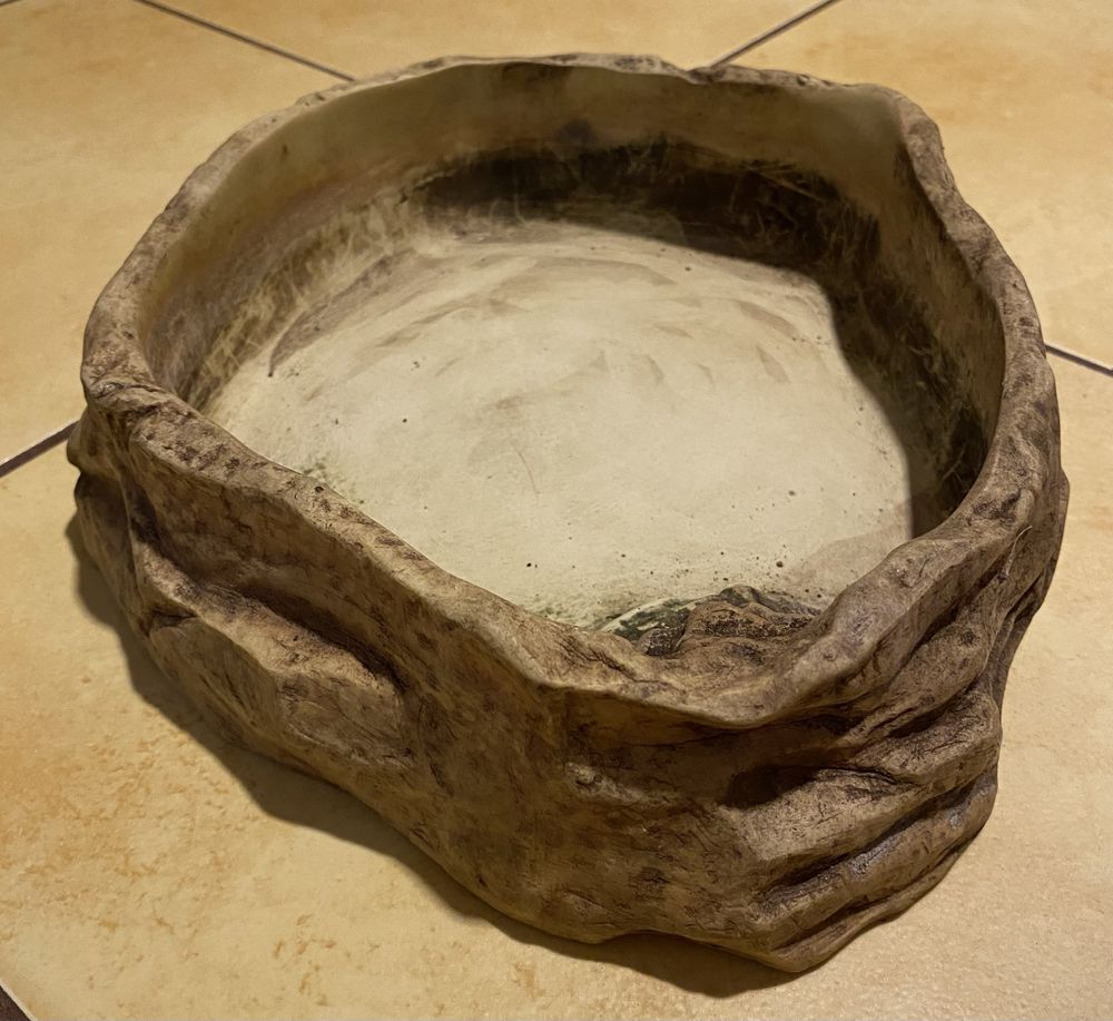 Basen Miska na wodę do terrarium dla gadów płazów 26x22x6,5cm Ciężka