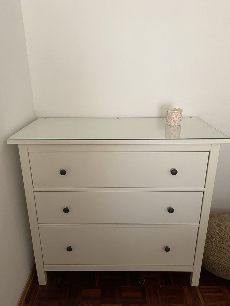 Cómoda Ikea Hemnes