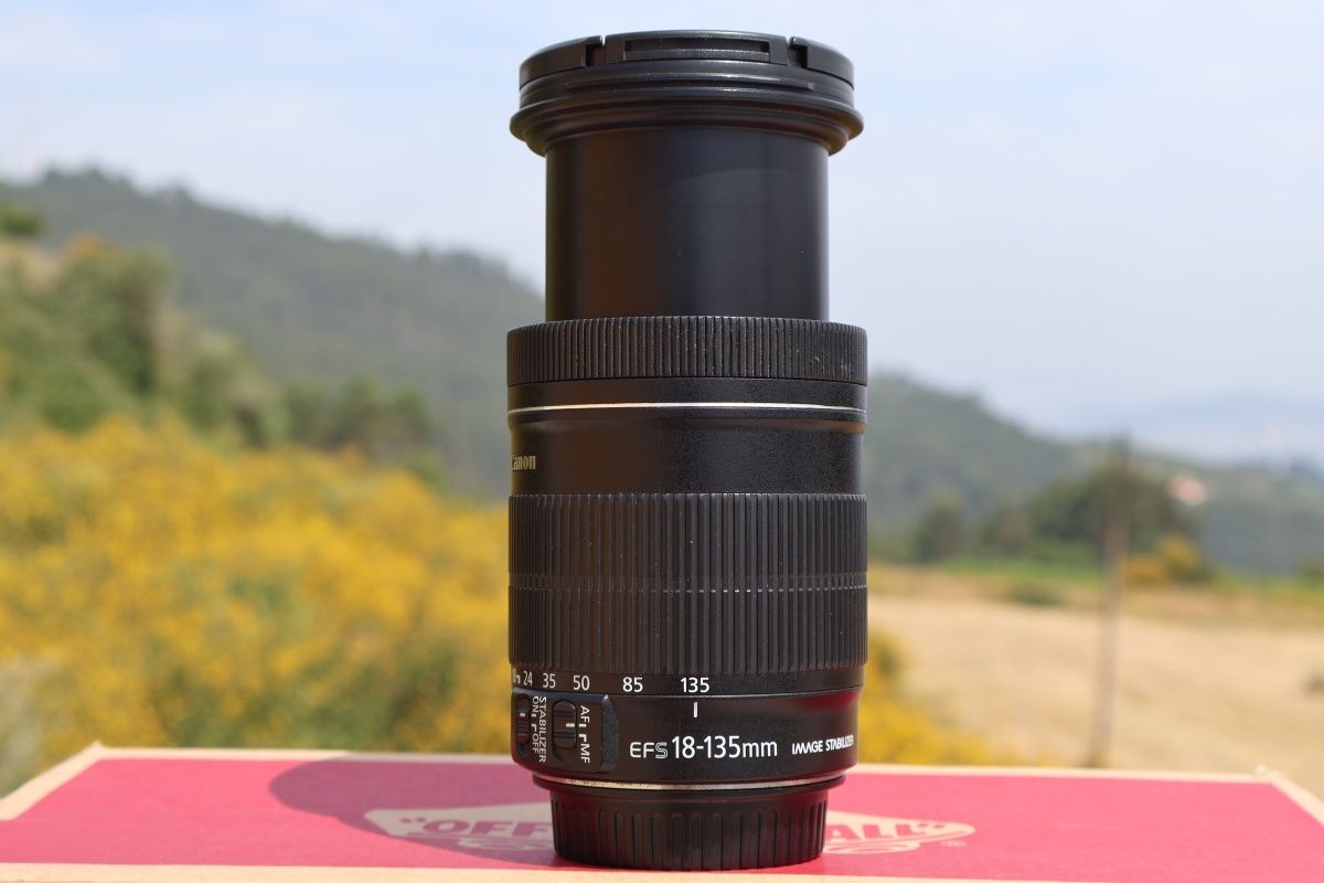 Canon EFS 18-135 mm 1:3.5-5.6 IS
6 IS