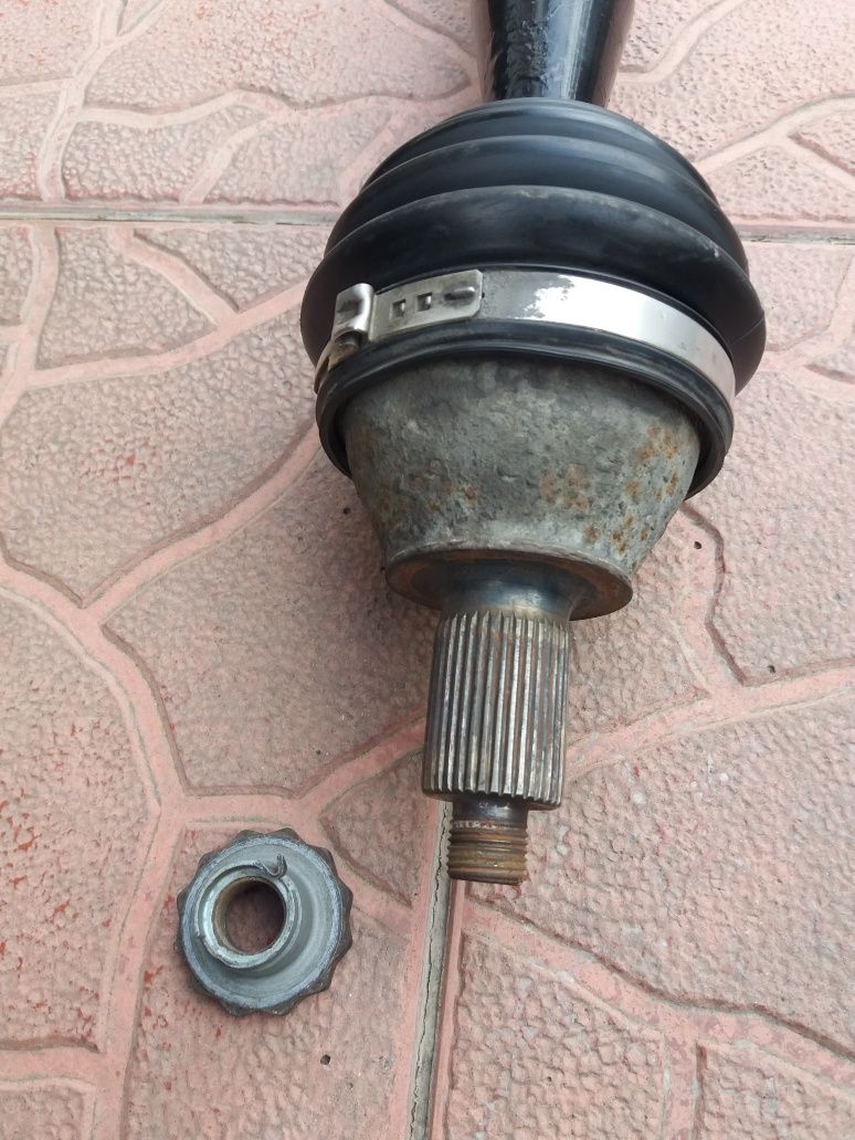 Піввісь права 6Q0407272BD Volkswagen Polo fabia