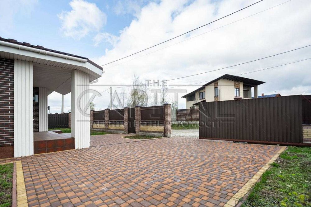 Продається будинок в селі Гнідин з ремонтом