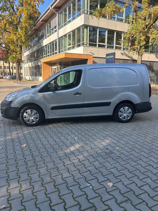 Berlingo 2016, 3 osobowy, nowe sprzęgło, rozrząd i zawieszenie!