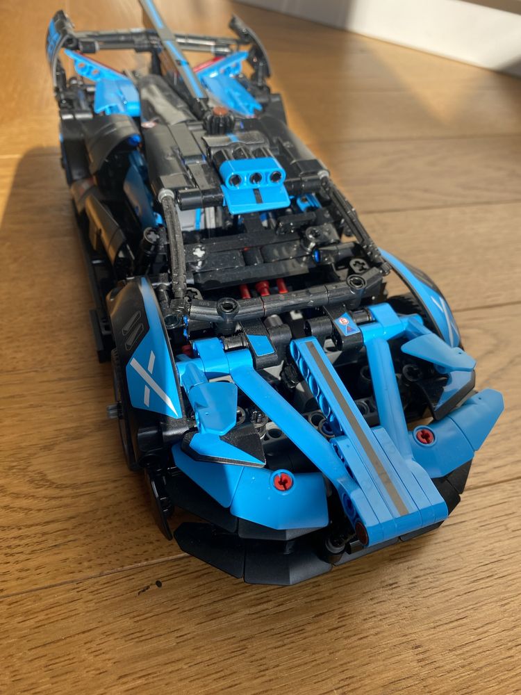 Lego Technic Bugatti Agile Blue