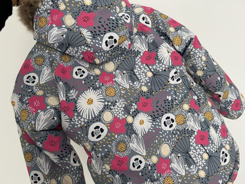 Зимова куртка на дівчинку 6-8 років. Куртка Lassye на девочку 7 лет