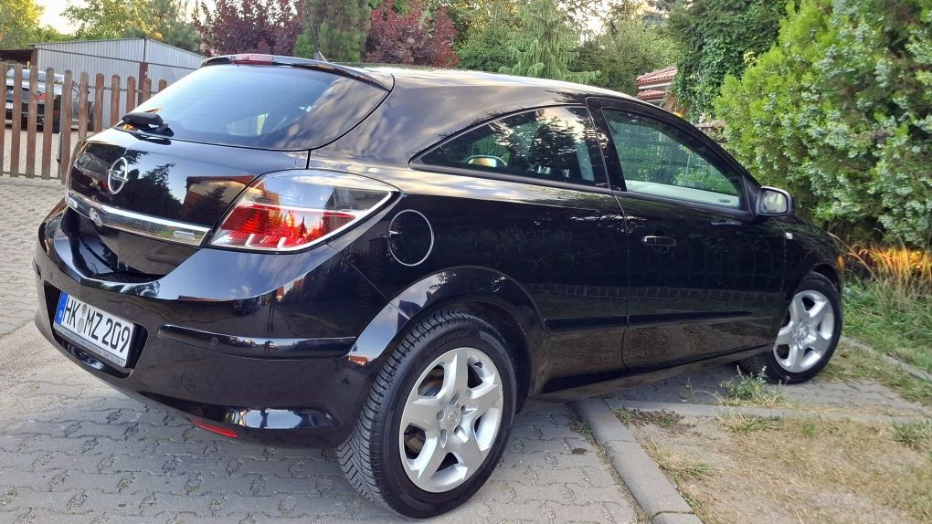 Śliczna Astra GTC z Niemiec z Opłatami