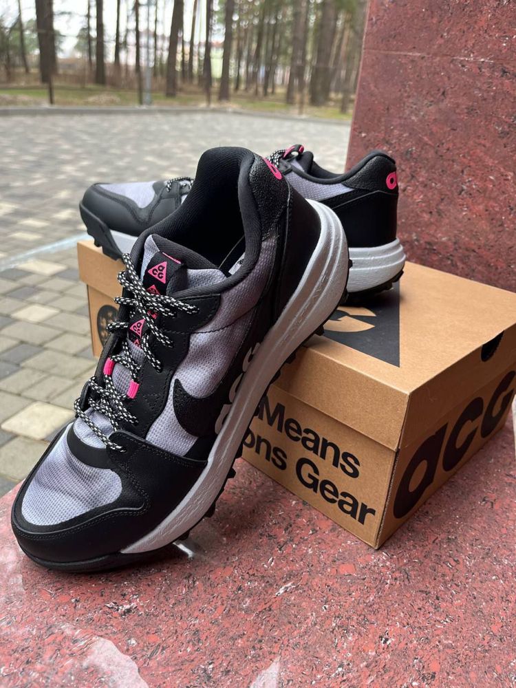 Чоловічі кросівки від NIKE ACG LOWCATE black/metalick