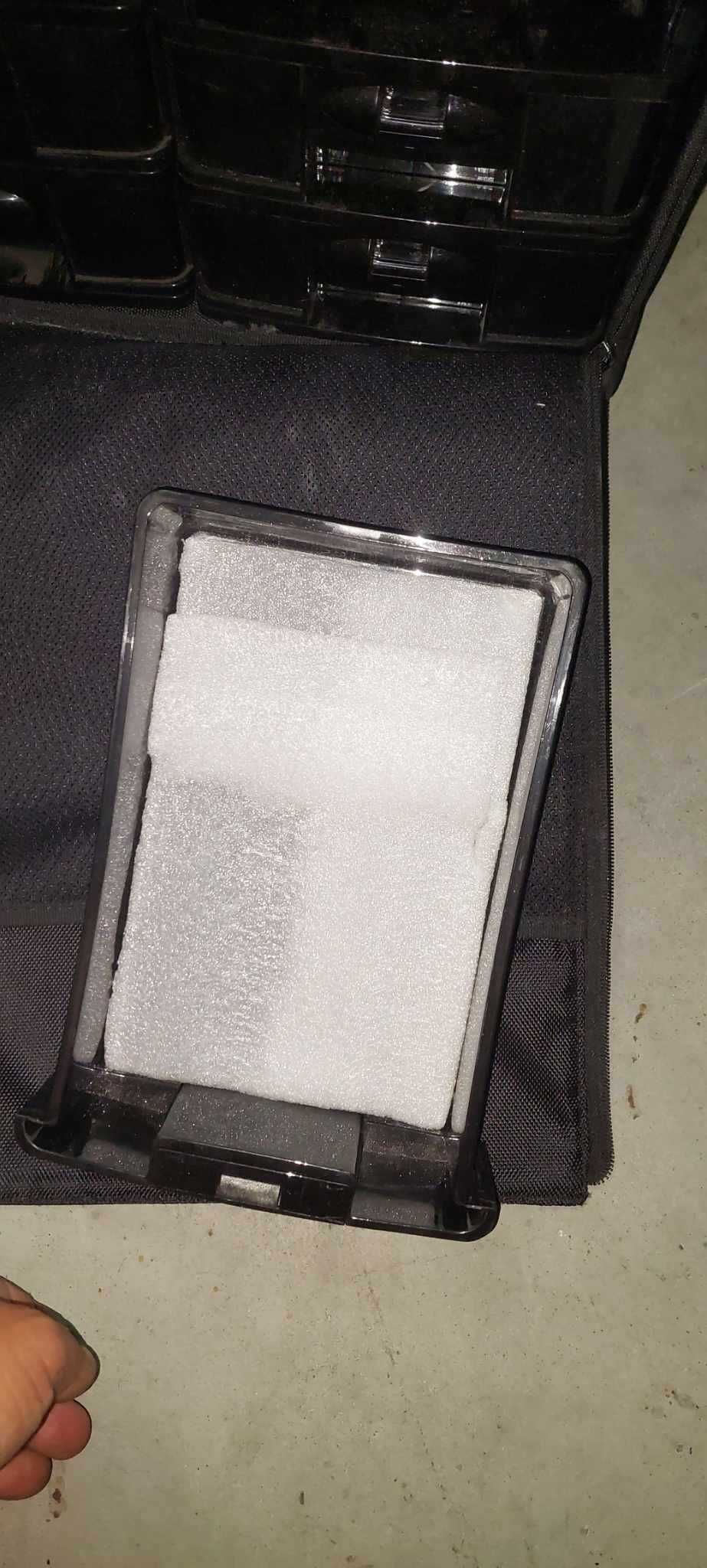 INGLOT kufer kosmetyczny na kółkach