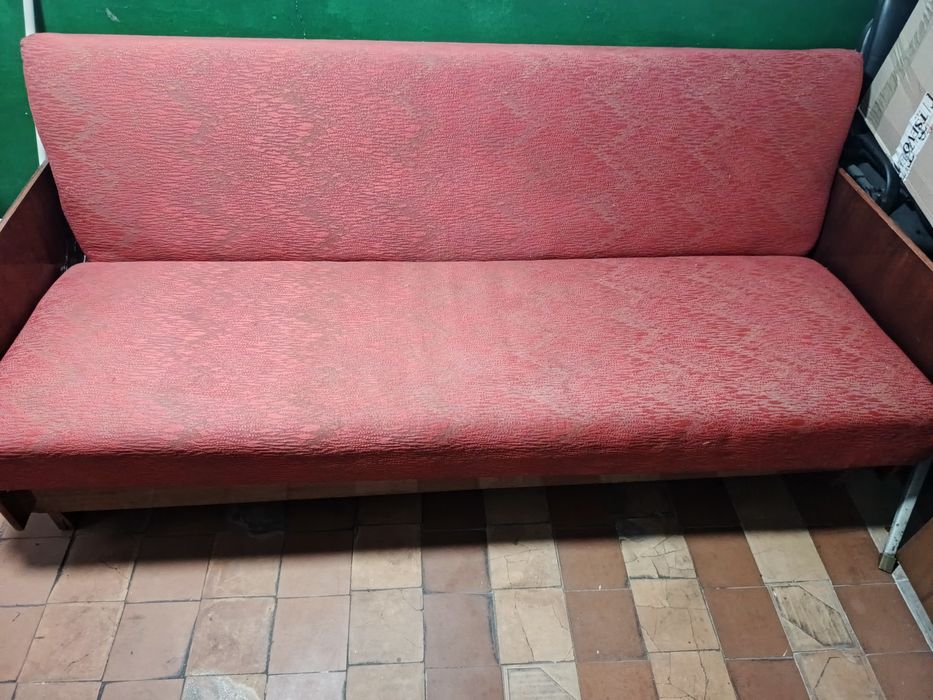 Диван книжка вживаний