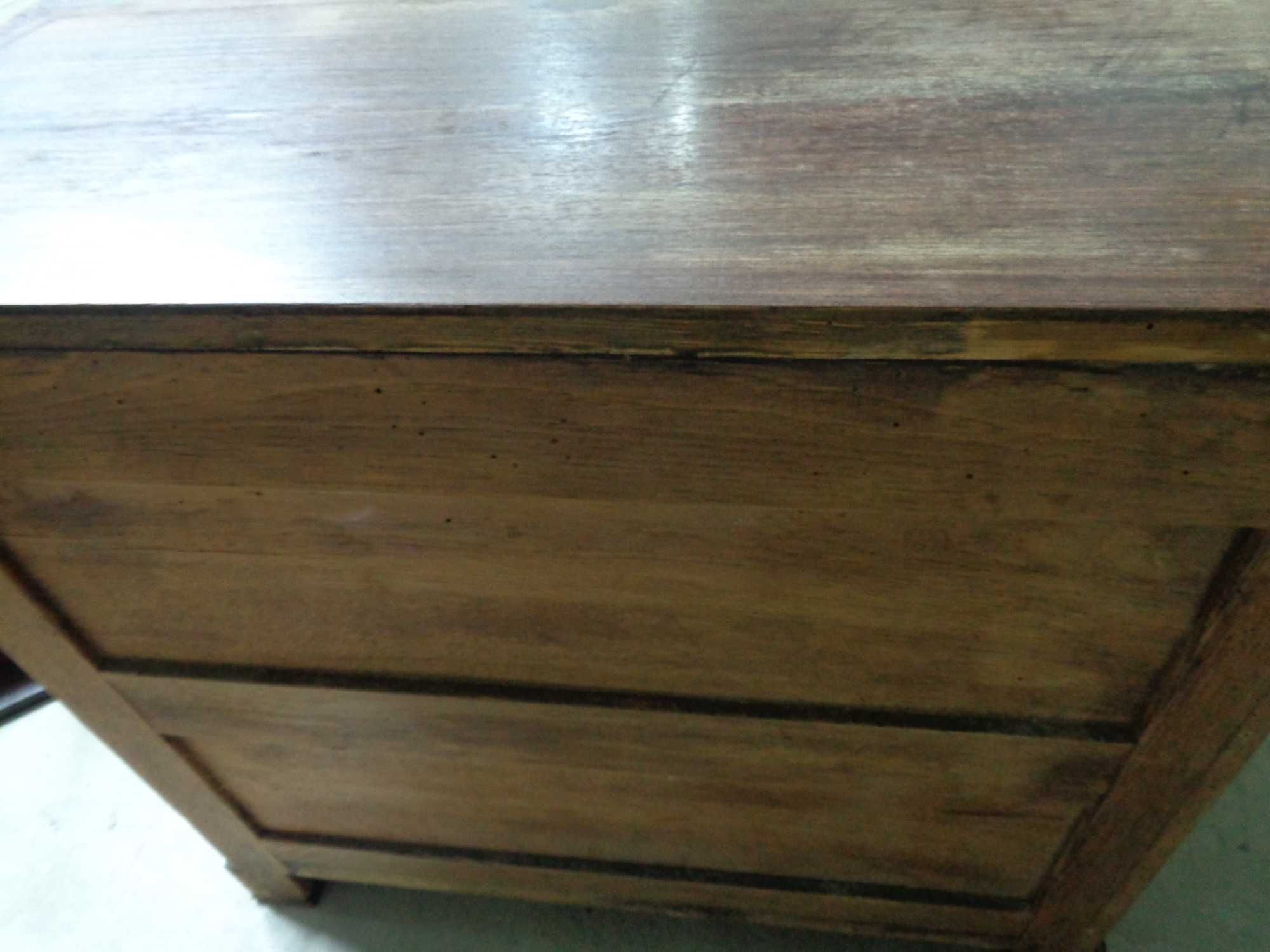 CÓMODA com 4 gavetas