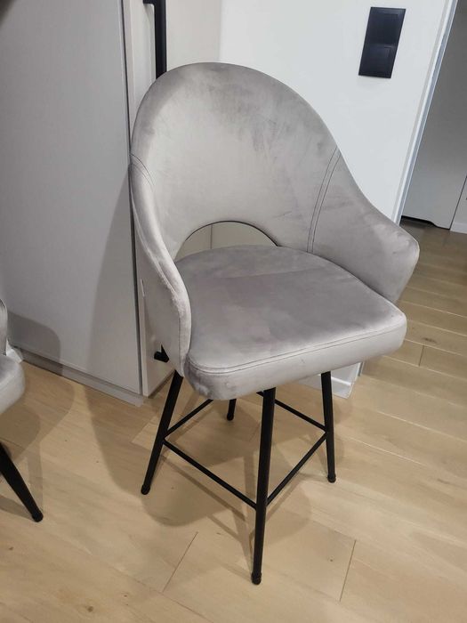 Hokery krzesła barowe OBROTOWE Velvet czarna podstawa MG09 szary beż