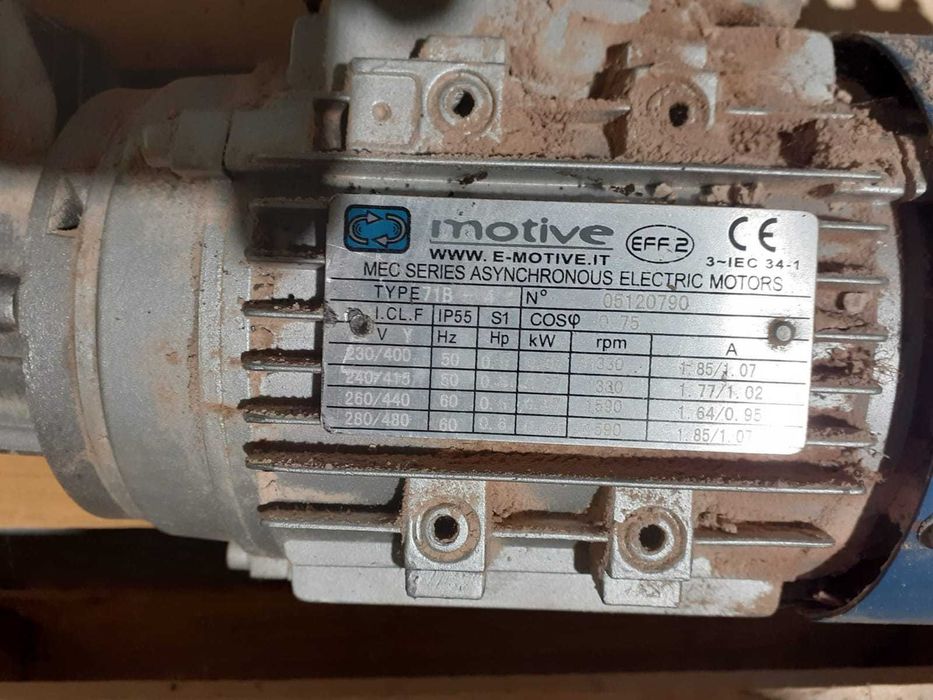 Motor elétrico industrial tipo 71B