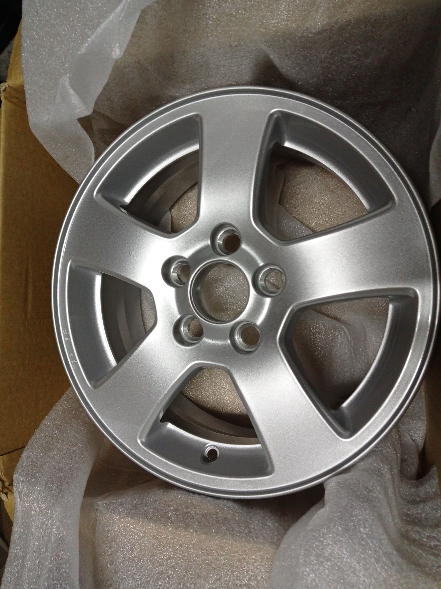 NOWA felga R15 5x108 VOLVO C30 V40 6jx15 ET46 V50 S40 Ford