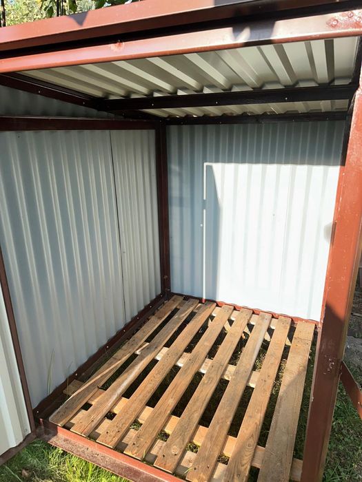Garaż blaszany mały na narzedzia, wózek inwalidzki