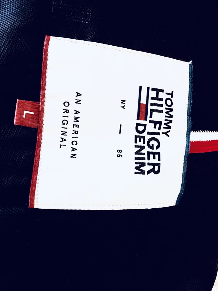 Tommy Hilfiger kurtka zimowa z kapturem za 1200 czarna płaszcz zimowy