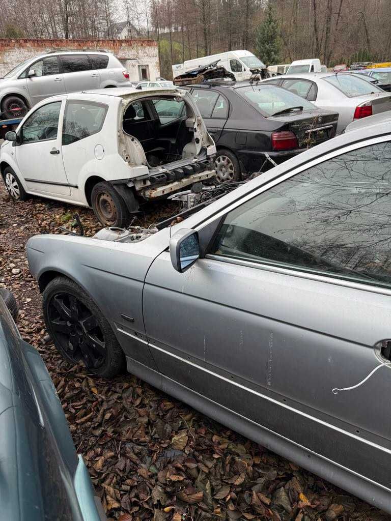 Bmw e39 528i na części maska/fotele/koła/silnik