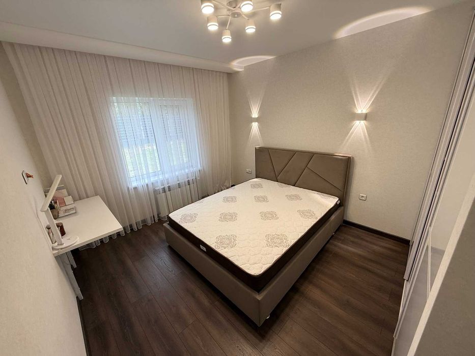 Будинок з євроремонтом у Полтаві, 107 м², 3 кімнати та кухня-студія