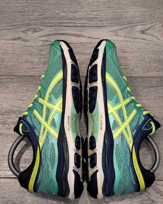 Оригінальні кросівки Asics Gel-Cumulus 17