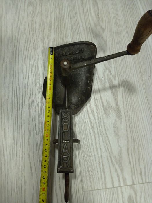 Zabytkowa maszynka do tarcia SOLAR