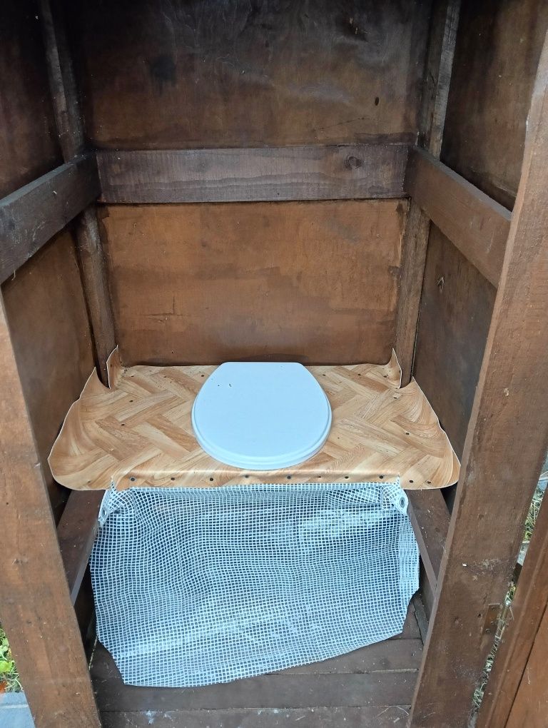 WC , wychodek, kibelek  na budowę, na działkę