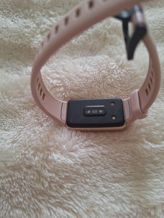 Фітнес браслет HUAWEI Band 6