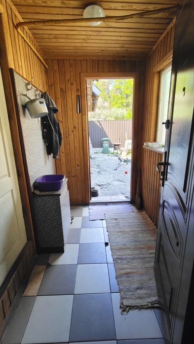 Продаж будинку в ближньому пригороді. Торг.