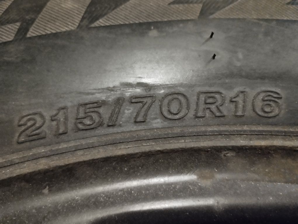 Koła opony komplet 215/70 r16 Bridgestone blizzak dm-v2
