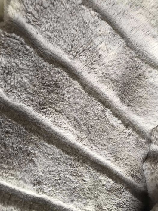 Шуба серая короткая с капюшоном